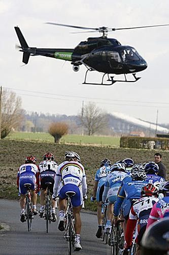 Tom Boonen (Quick.Step) in the Davitamon-led chase group