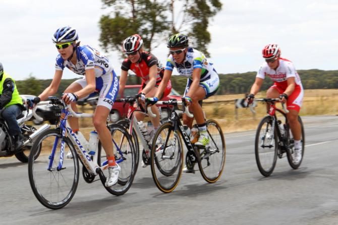 Lisa Jacobs (Team Jayco-VIS) leads the break