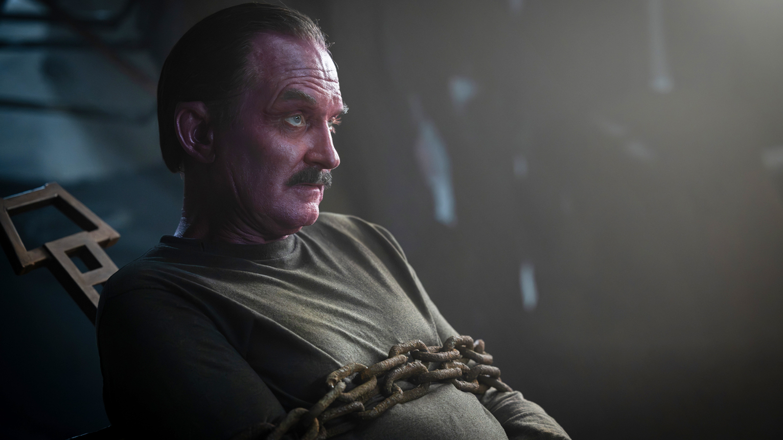 Sinestro chained up in Lanterns episode 8
