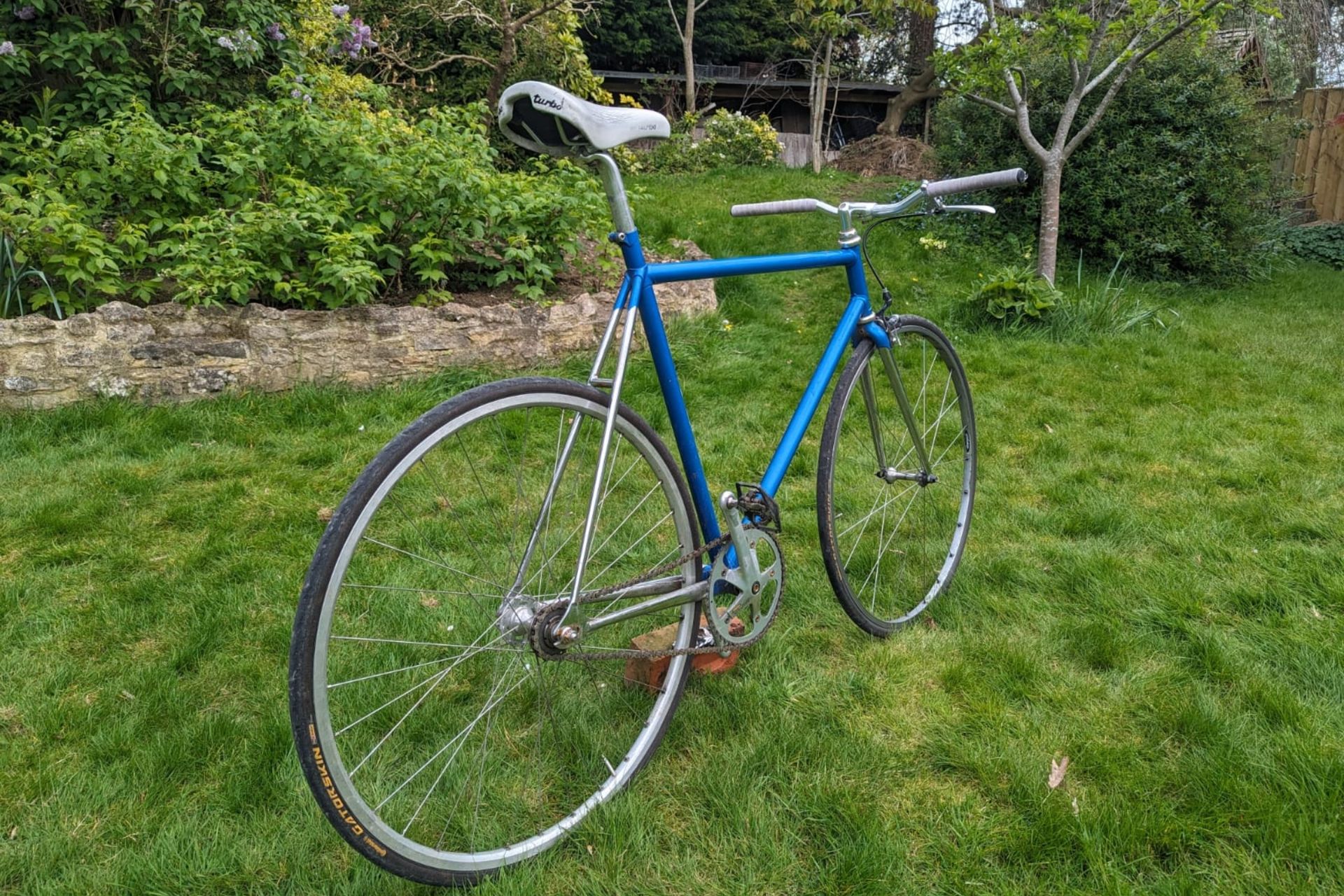 Atom blue fixed gear bike