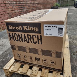 Testing the Broil King Monarch 320 BBQ at home