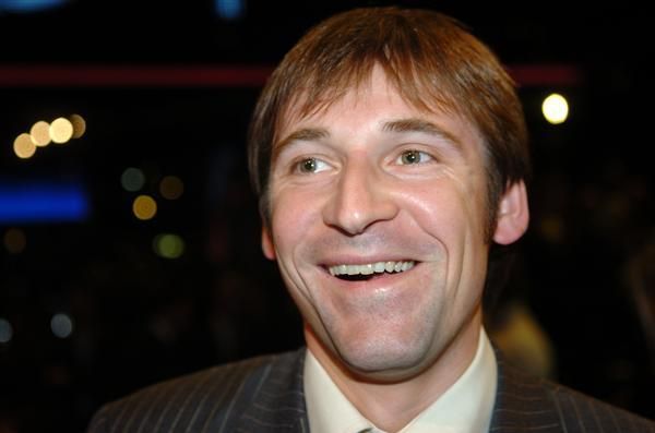 Denis Menchov cracks a smile at the Giro presentation.