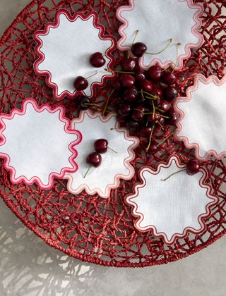 Wavy border placemats