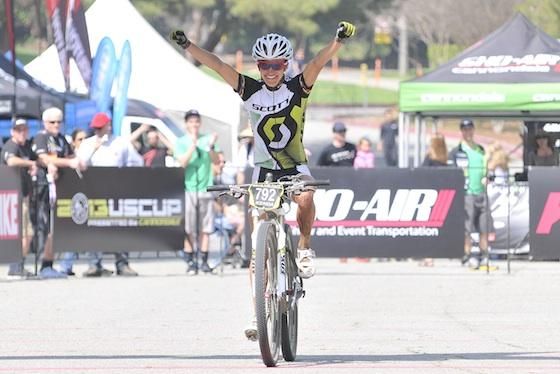 Lesley Paterson (Scott) wins the Bonelli Park Pro XCT