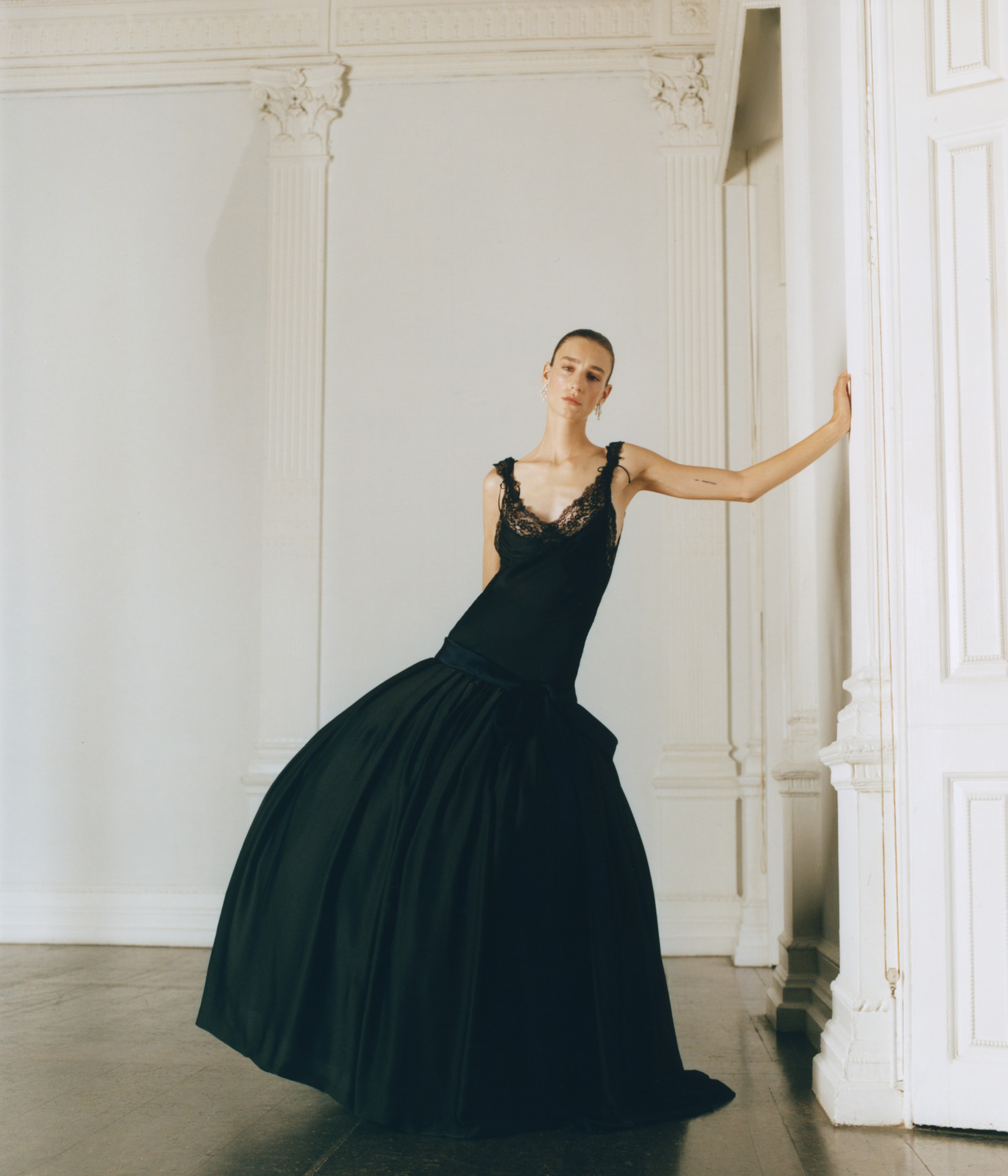 Party Dressing 2025 black and white trend