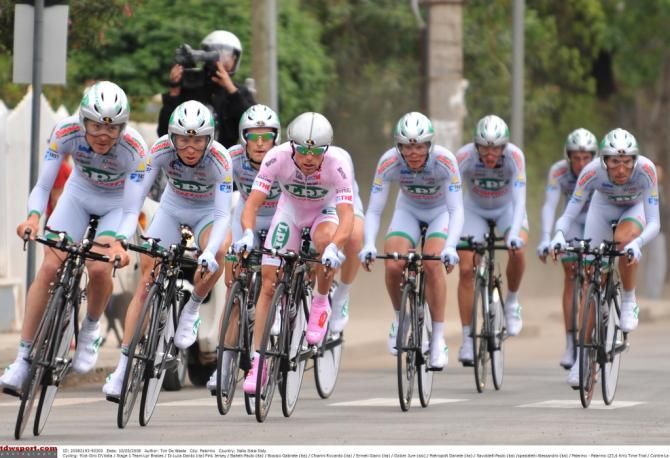 LPR Brakes with 2008 Giro champion Danilo Di Luca in the maglia rosa
