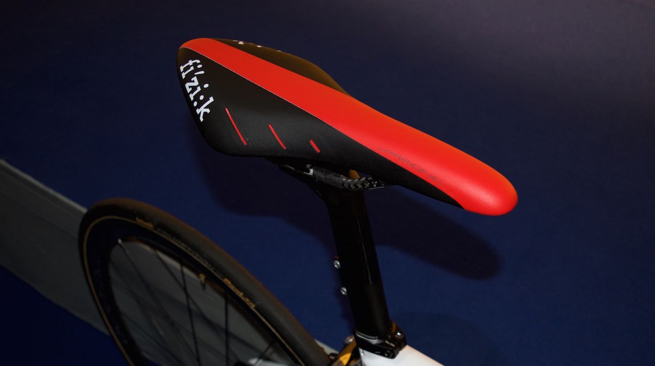 The Fizik Arione saddle compliments the colour scheme of the bike.