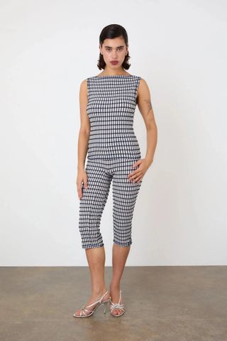 KBGdyEE35D2TBESrwJBRAT-320-80 سيساعدك اتجاه سروال كابري على ارتداء ملابس مثل الإيطالية الأثرياء