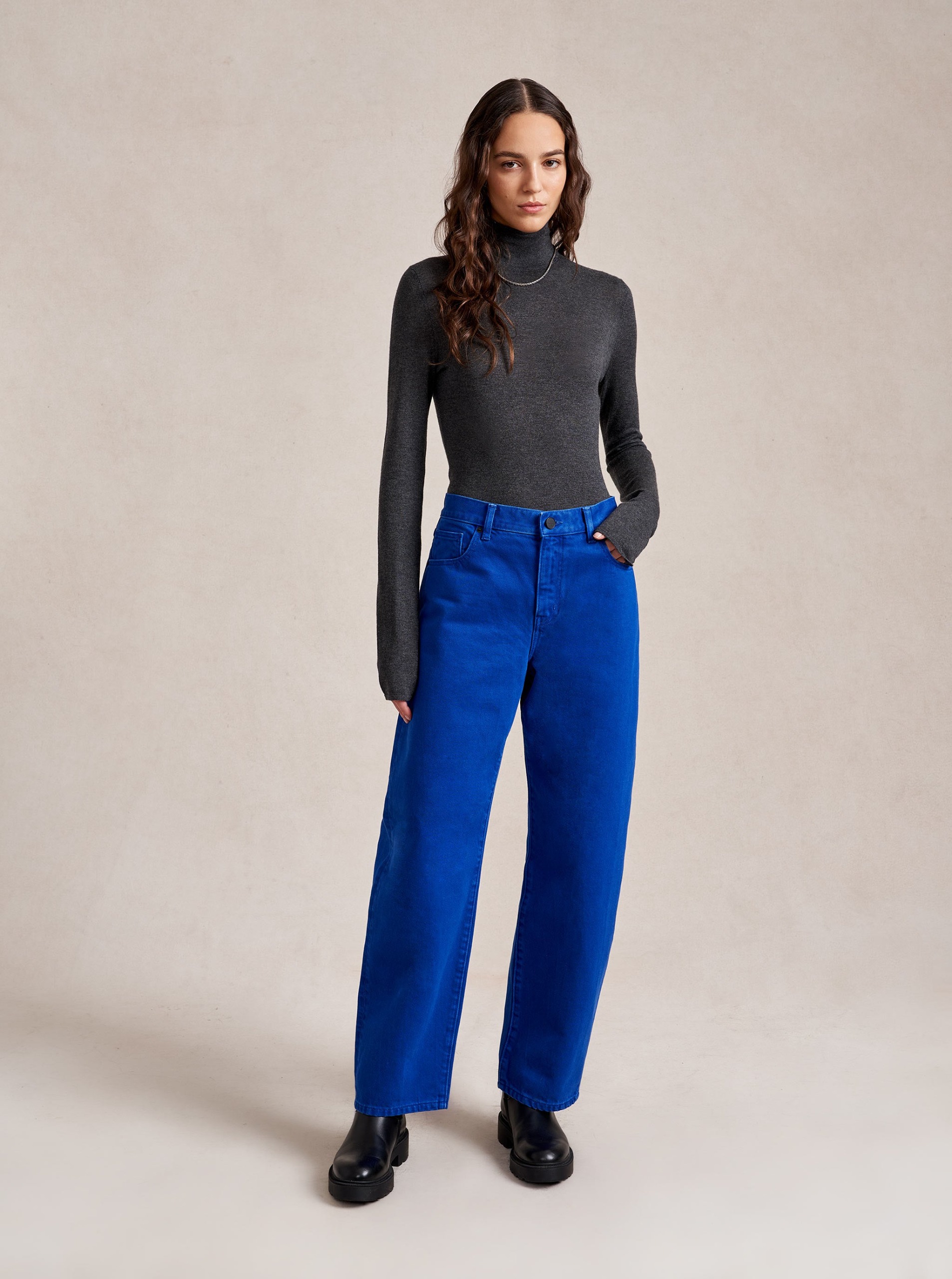 Marilyn Mid-Rise Barrel Jean 23 in Blue