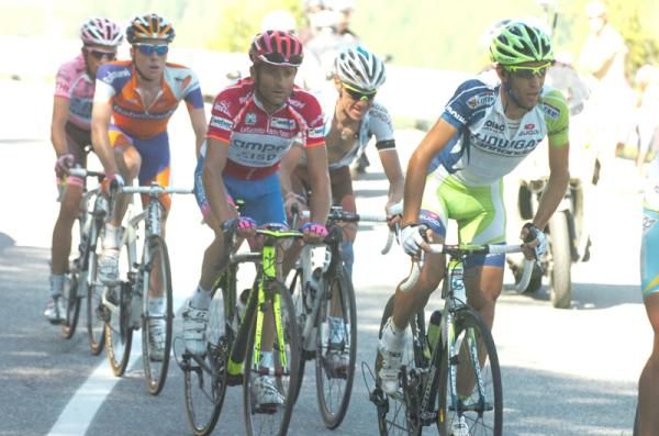 The main favourites on the final climb