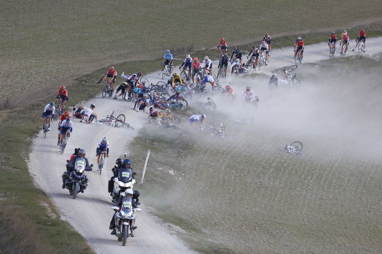 Strade Bianche 2022 - 16th Edition - Siena - Siena 184 km - 05/03/2022 - Crash - photo Ilario Biondi/SprintCyclingAgency&Acirc;&copy;2022