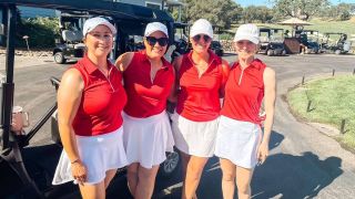 Group of female golfers