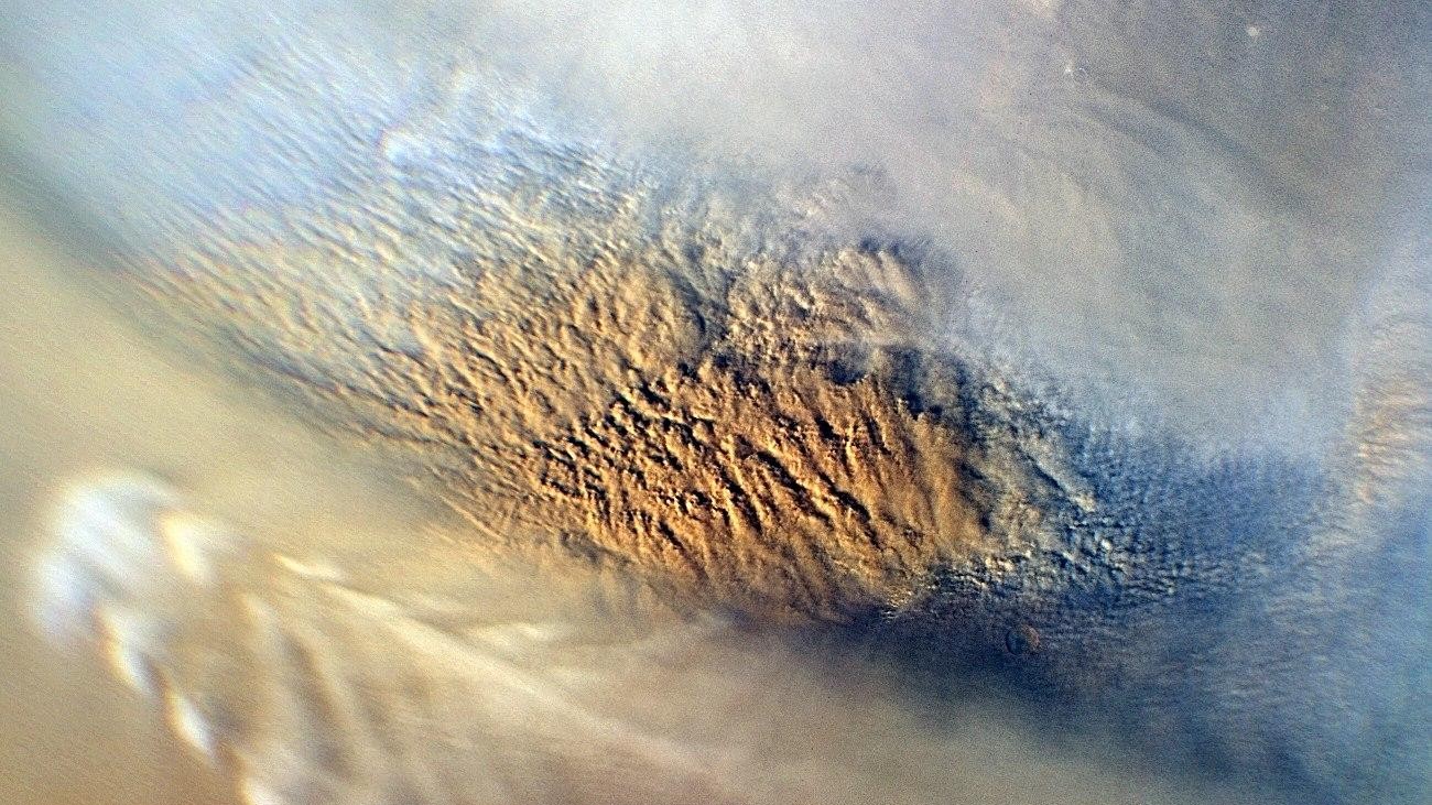 A dust storm hit Mars in 2007.  Recent recordings from the Mars Perseverance rover may reveal how Martian dust storms form, and what they're made of.
