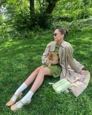 Influencer wearing Tory Burch Violet T-Strap Mary Janes.