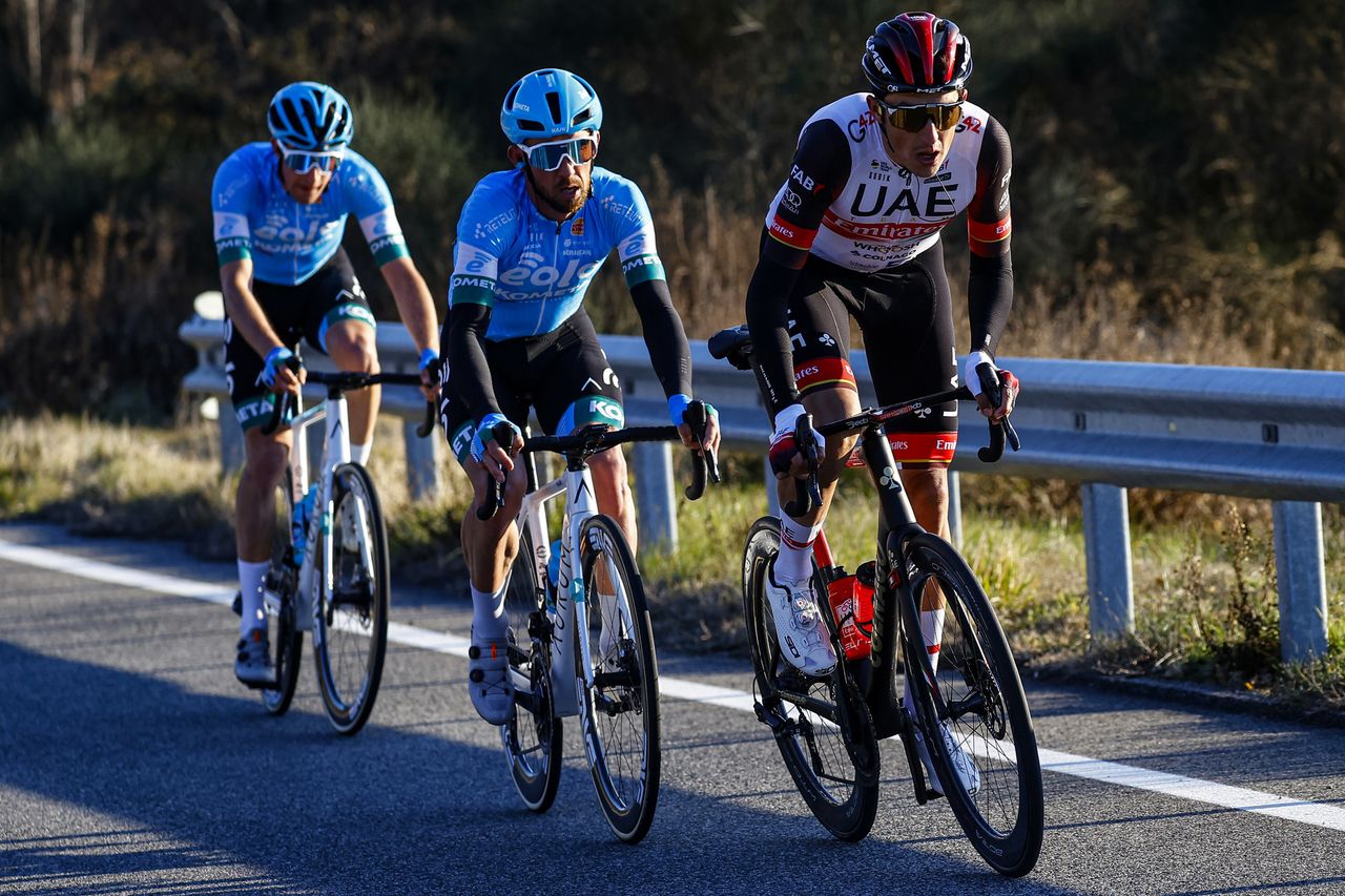Tirreno Adriatico 2022 - 57th Edition - 2nd stage Camaiore - Sovicille 219 km - 08/03/2022 - Mattia Bais (ITA - Drone Hopper - Androni Giocattoli) - Francesco Gavazzi (ITA - EOLO - Kometa) - Marc Soler (ESP - UAE Team Emirates) - photo Luca Bettini/SprintCyclingAgency&Acirc;&copy;2022
