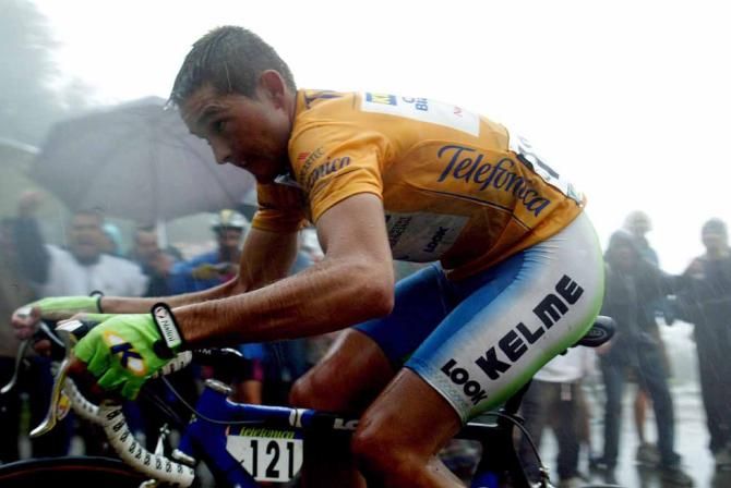 Oscar Sevilla lost the golden jersey to Roberto Heras on the Angliru in 2002.