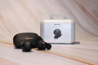 Sony Wf1000xm4 earbuds out of case