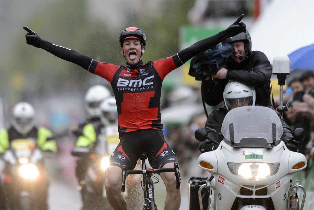 Stefan K&uuml;ng takes the stage 4 win in Romandie.