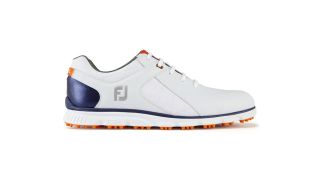 spikeless golf shoes