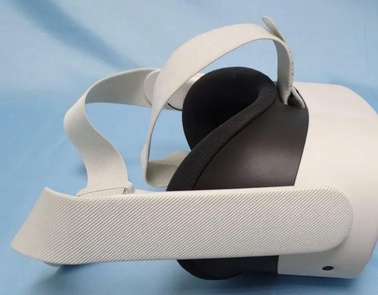 Leaked images of the Meta Quest 3s from user dpxl on arca.live