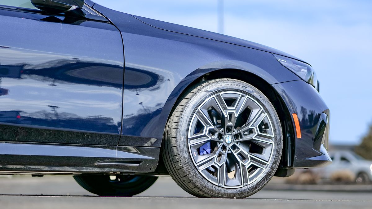 2026 BMW 550e review.