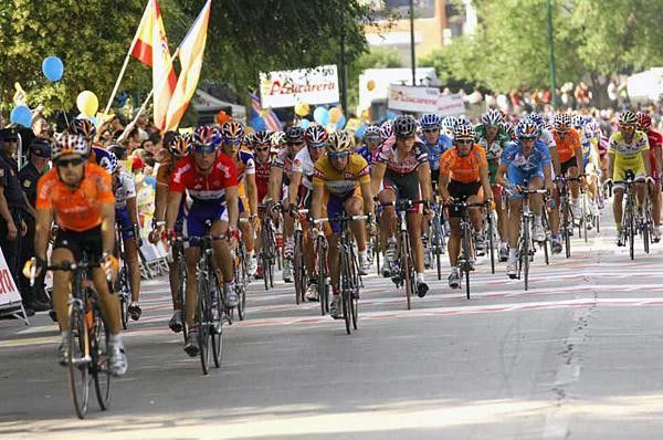 The peloton comes home over seven minutes behind the break