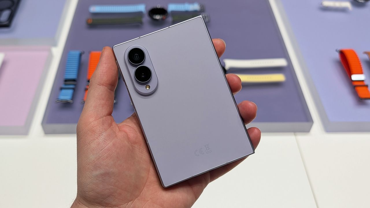 Samsung Z Fold 8