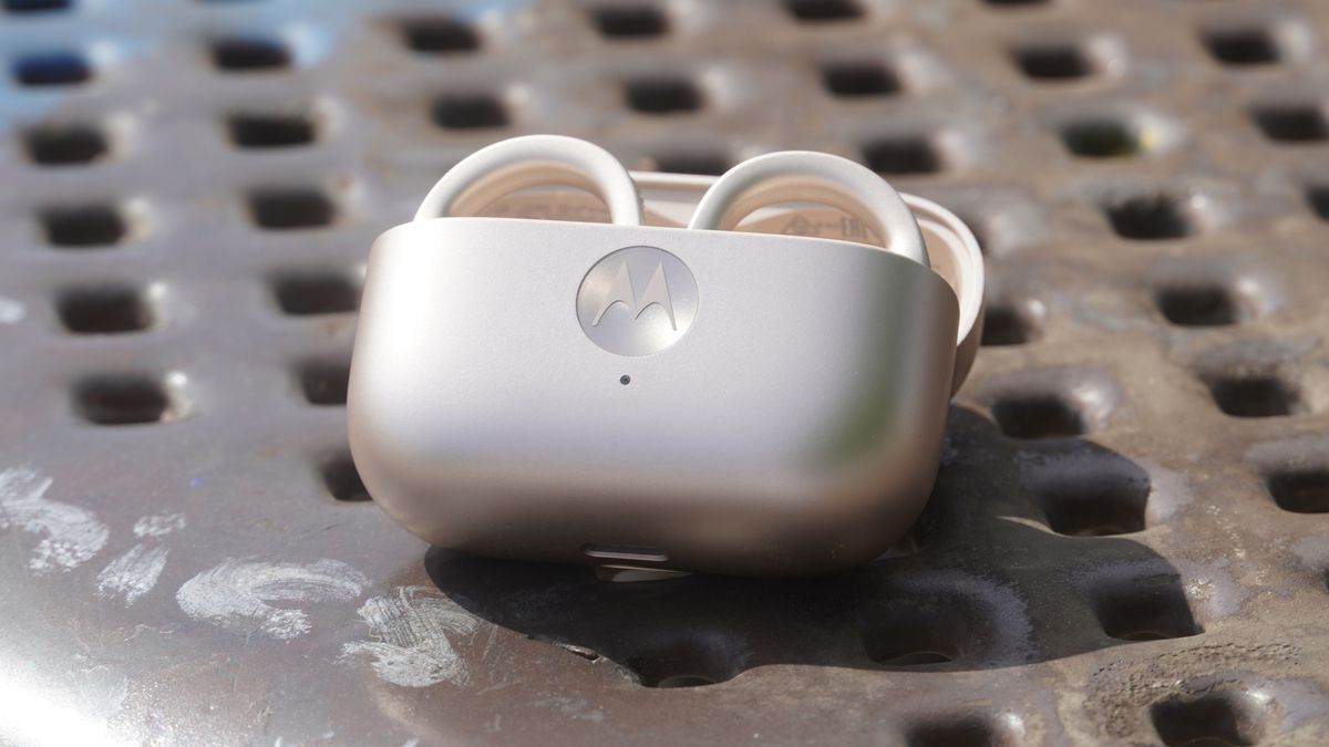 Moto Loop Buds review: Looking this pretty doesn't come cheap | Android ...