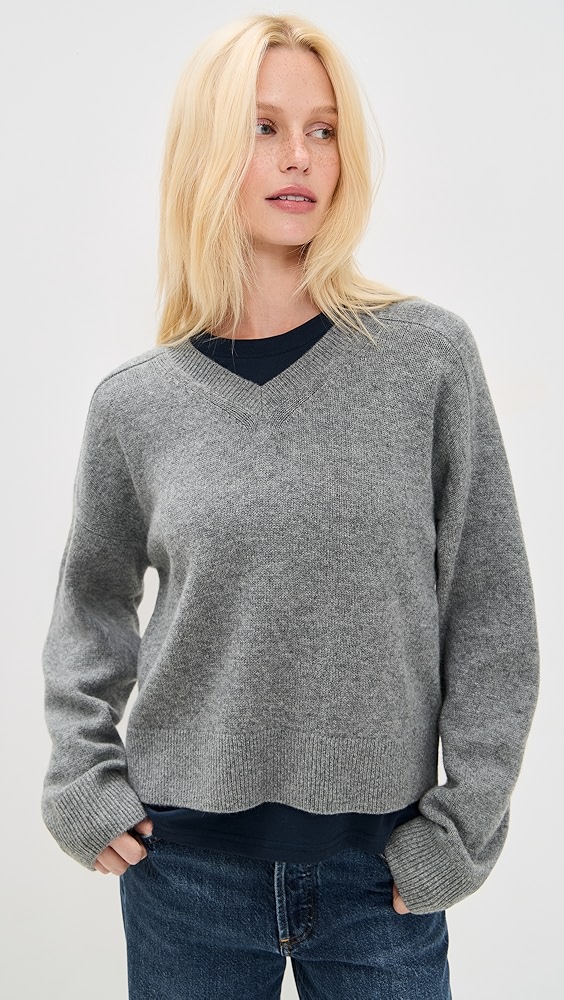 Sold Out Nyc the Cashmere V-Neck in Heather Grey