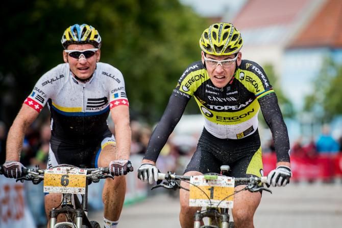 Robert Mennen outsprints Urs Huber