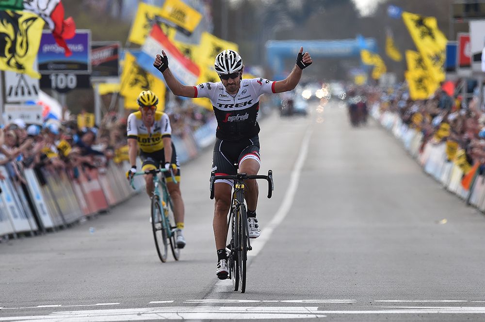 Fabian Cancellara waves goodbye in the Tour of Flanders