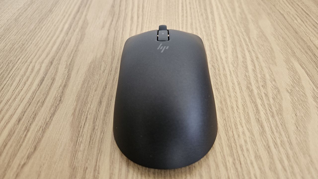 The HP EliteBoard G1a on a desk