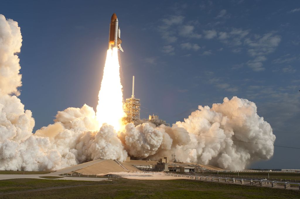 10 Cool Facts About NASA's Space Shuttle Discovery | Space