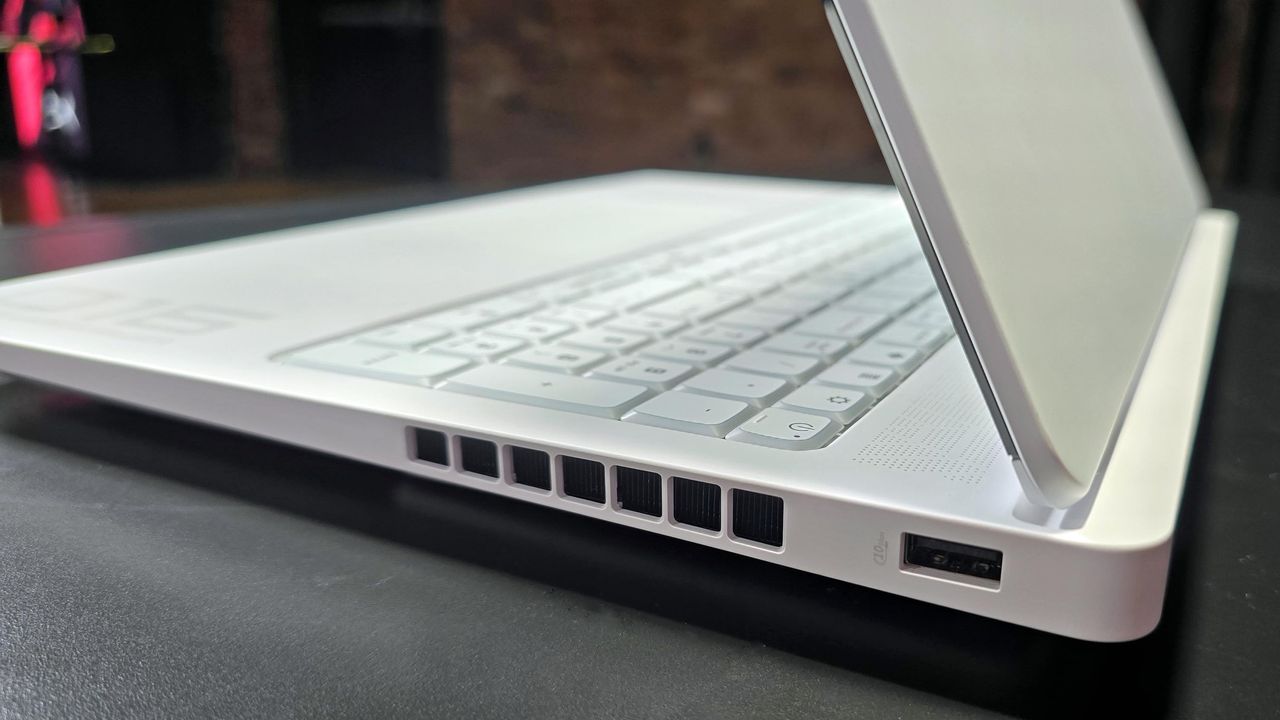 HP OMEN MAX 16