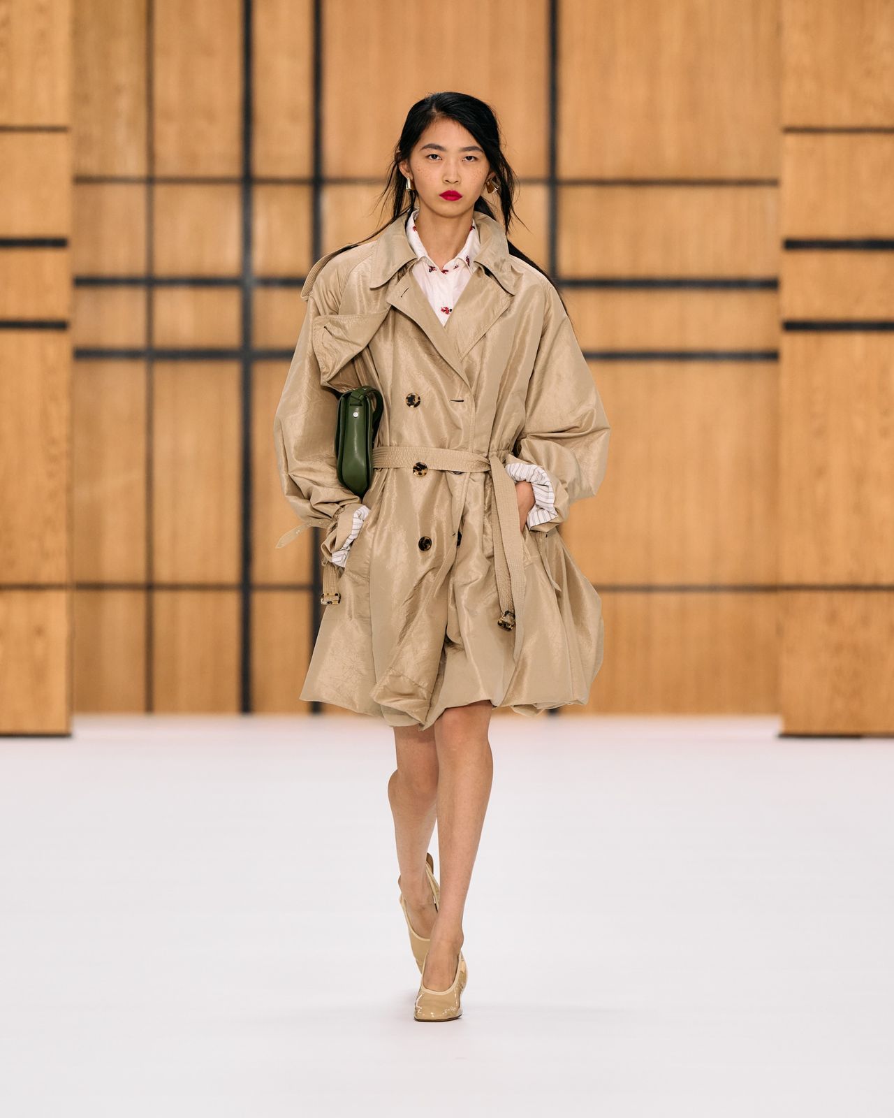 Burberry S/S 2027 runway show