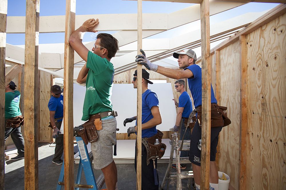 Novo Nordisk bond over building homes for poor families in Rosarito, Mexico.