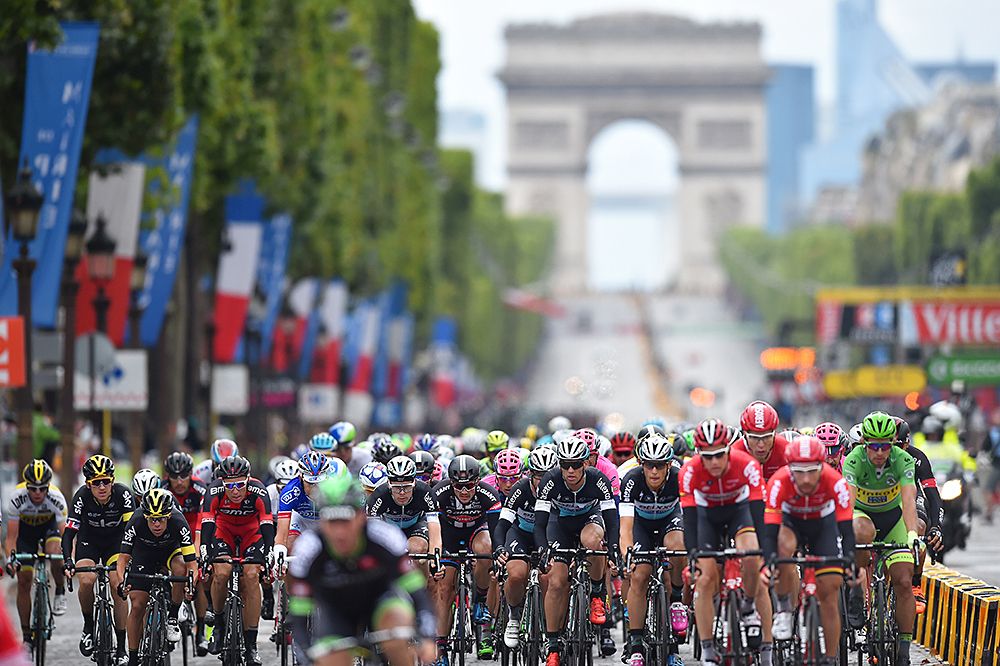 The peloton along the Champs-Elysees