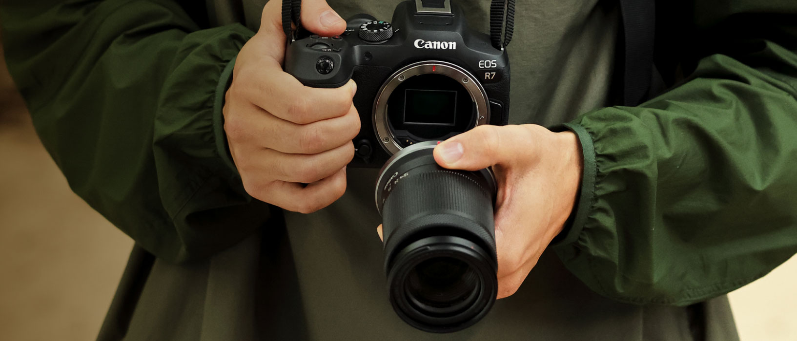 Hands-on with the EOS R7, Canon's new mid-range APS-C mirrorless camera 