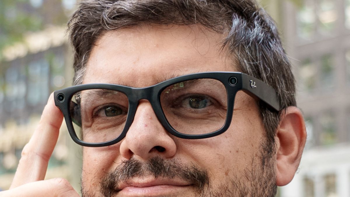 Tom's Guide's Mike Prospero wearing the Meta Ray-Ban (gen 2) smart glasses