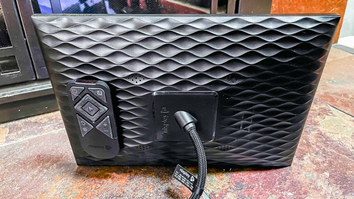 Nixplay 10.1 Inch Smart Digital Picture Frame review Tom's Guide