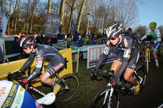 The first lap fight commences from the get go. Chris Key jockies for postion in the fray of the juniors race at Diegem.