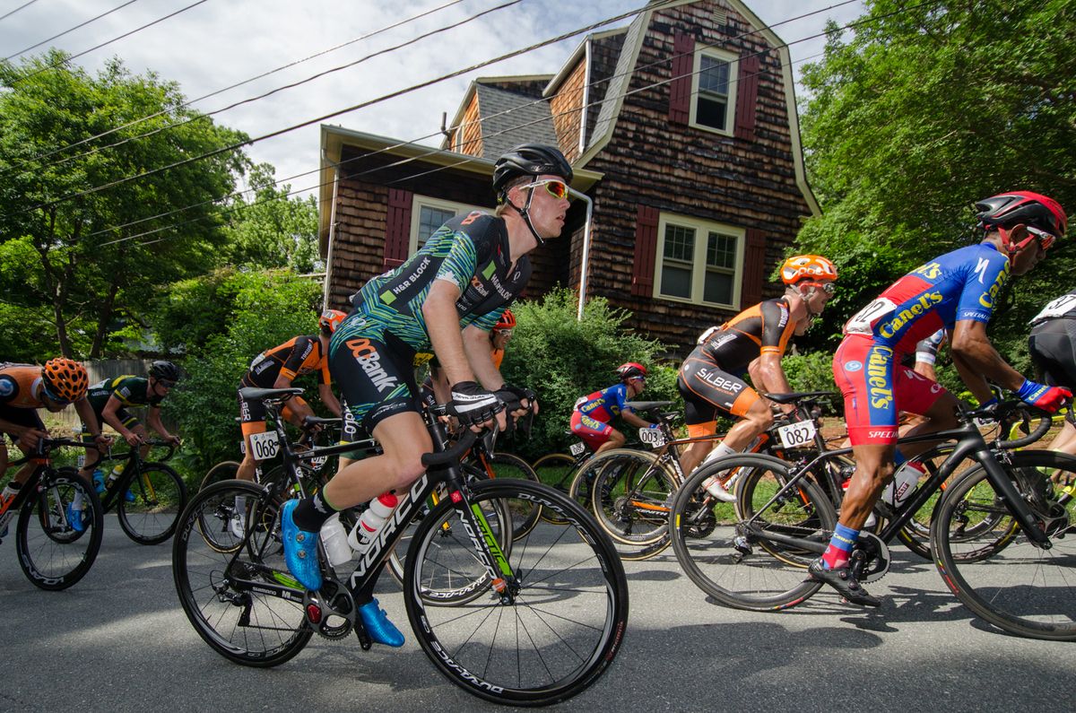Riders has to fight hard up todays steep and hot climb