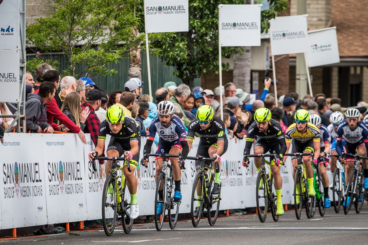 Holowesko works to bring the break back with only a few laps left.