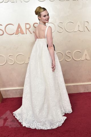 elle fanning oscars red carpet