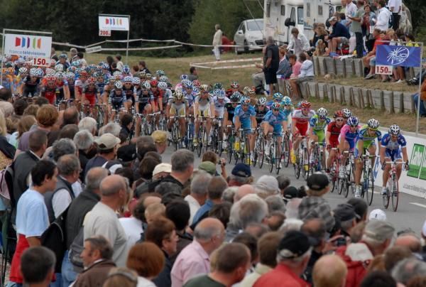 The passionate Breton crowd was not best pleased with the sedate early pace