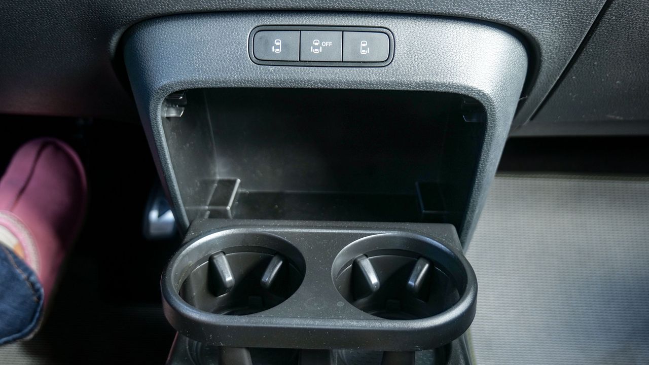 2025 Volkswagen ID. Buzz Pro S Plus 4MOTION test drive.