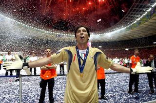 Gianluigi Buffon sings with the fans after Italy's World Cup win in 2006.