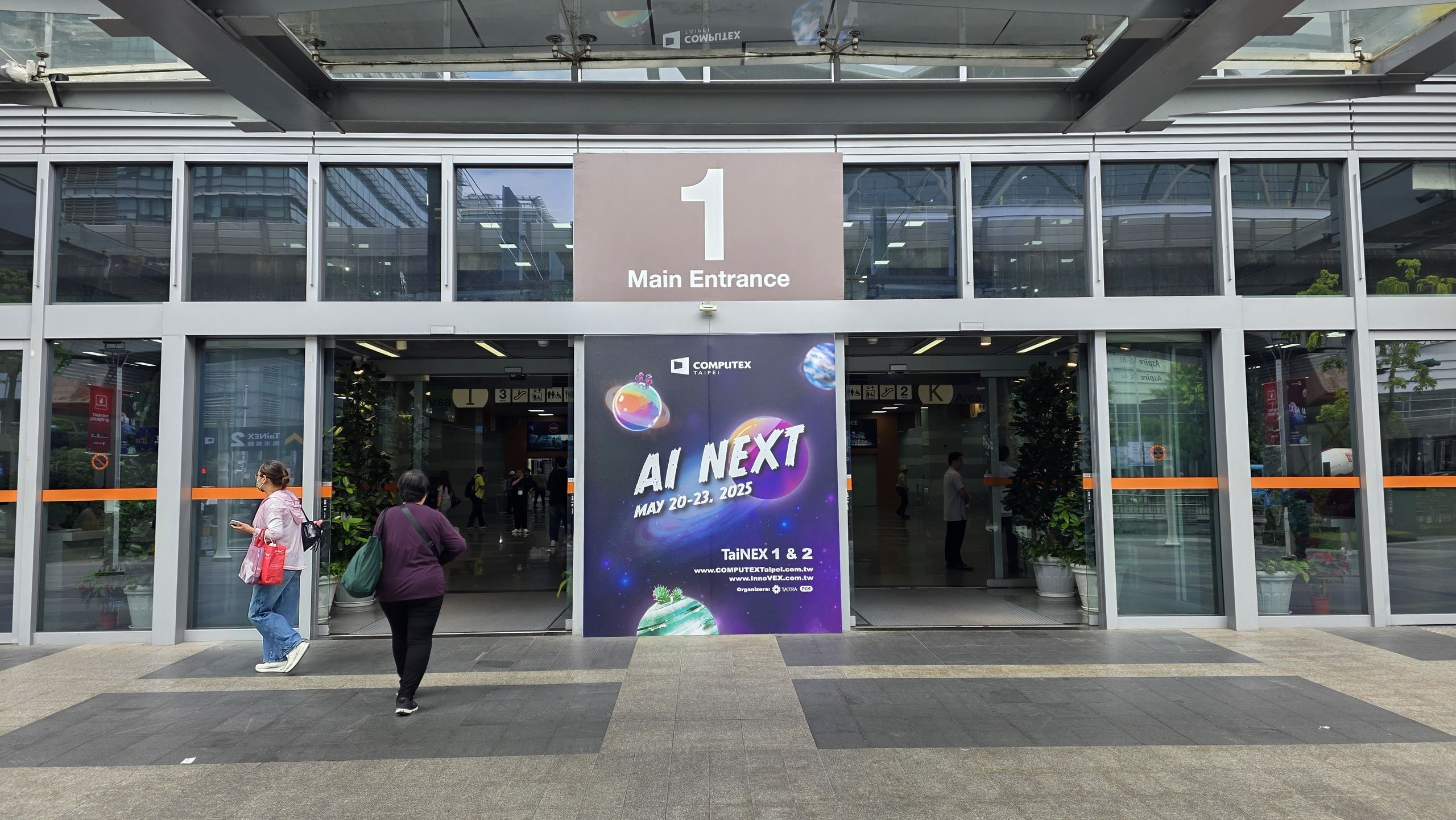 Computex 2025 Day Zero Wrap-Up: AI comes into focus, 500 Hz QD-OLEDs ...