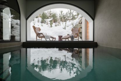 st moritz chalet furnished by Molteni&C