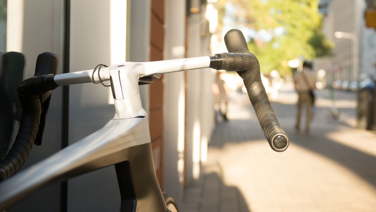 BMC Teammachine R 01 LTD flared handlebar